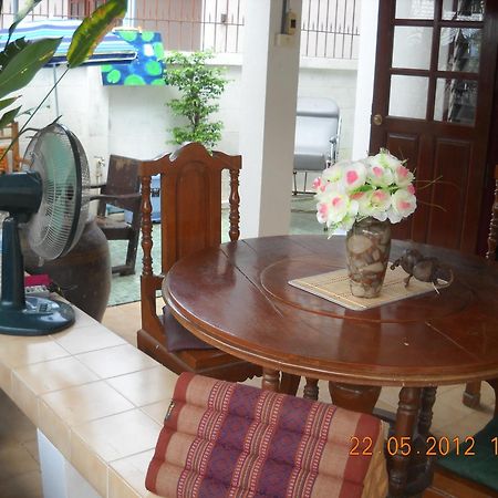 Srikrung Guesthouse Phra Nakhon Si Ayutthaya Exterior foto