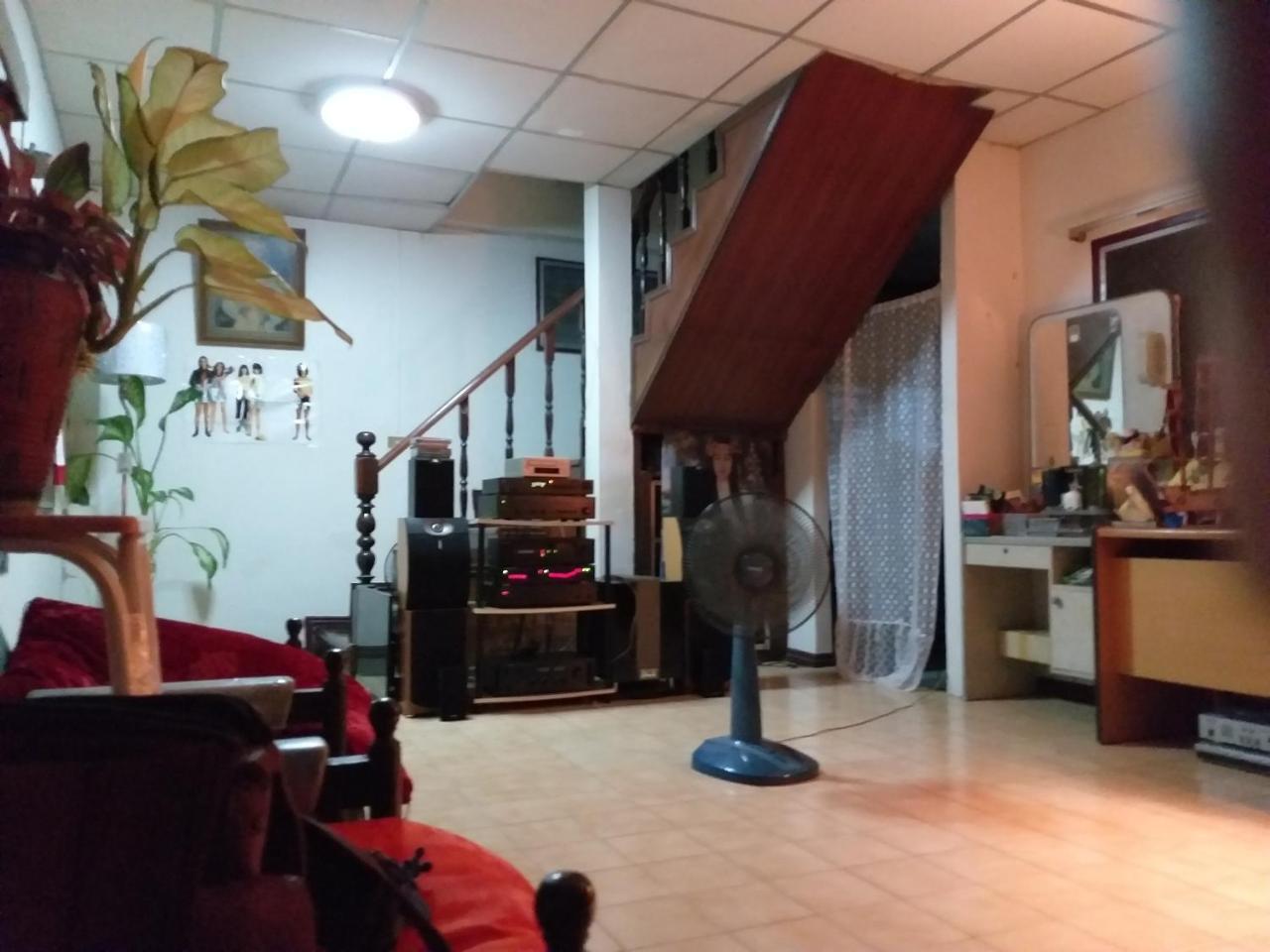 Srikrung Guesthouse Phra Nakhon Si Ayutthaya Exterior foto
